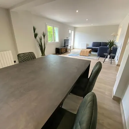 Grand T3 Terrasse Jardin Calme Proche Lac & Apartament *